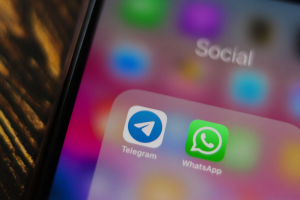 Как Telegram и WhatsApp шпионят за пользователями?