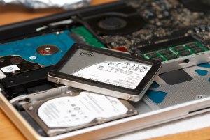 Почему стоит установить ssd на старый ноутбук?