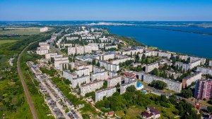 Сколько жителей в городе Курчатове, где находится, что ещё знаете о нём?