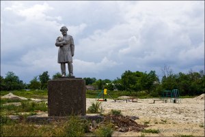 Сколько жителей в хуторе Плешакове, где находится, что знаете о нём?