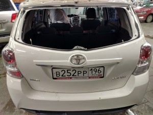 Во сколько обойдётся замена заднего стекла на Toyota Corolla Verso?