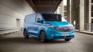 Чем хорош новым фургон Ford E-Transit Custom?