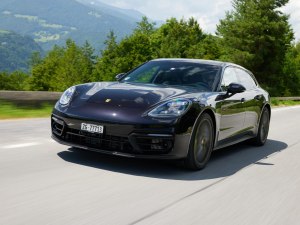 Porshe panamera, какая примерная стоимость авто? Примерно год 2018?