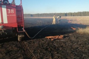 Какой номер у пожарной части в Курганской области рядом с 2-мя памятниками?