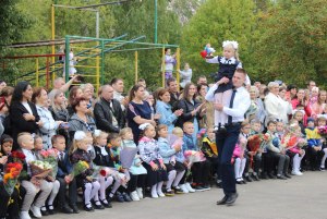 Проводятся ли сейчас в школах линейки на День Знаний?